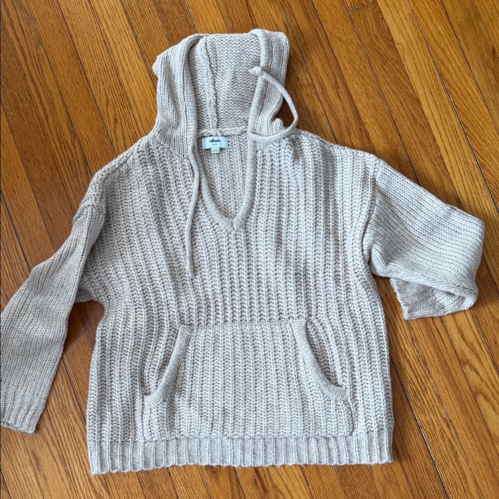 Aerie V-Neck Knit Sweater in Cream